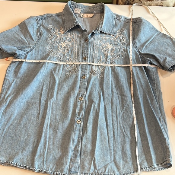 Kathy Che - no size tag, Embroidered Denim Short Sleeve button up - Picture 6 of 6